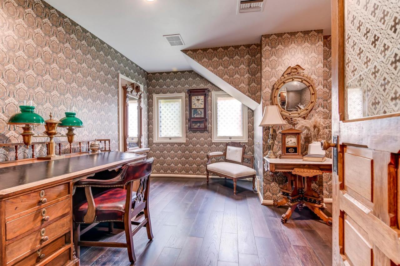 The Bressmer Apartment *