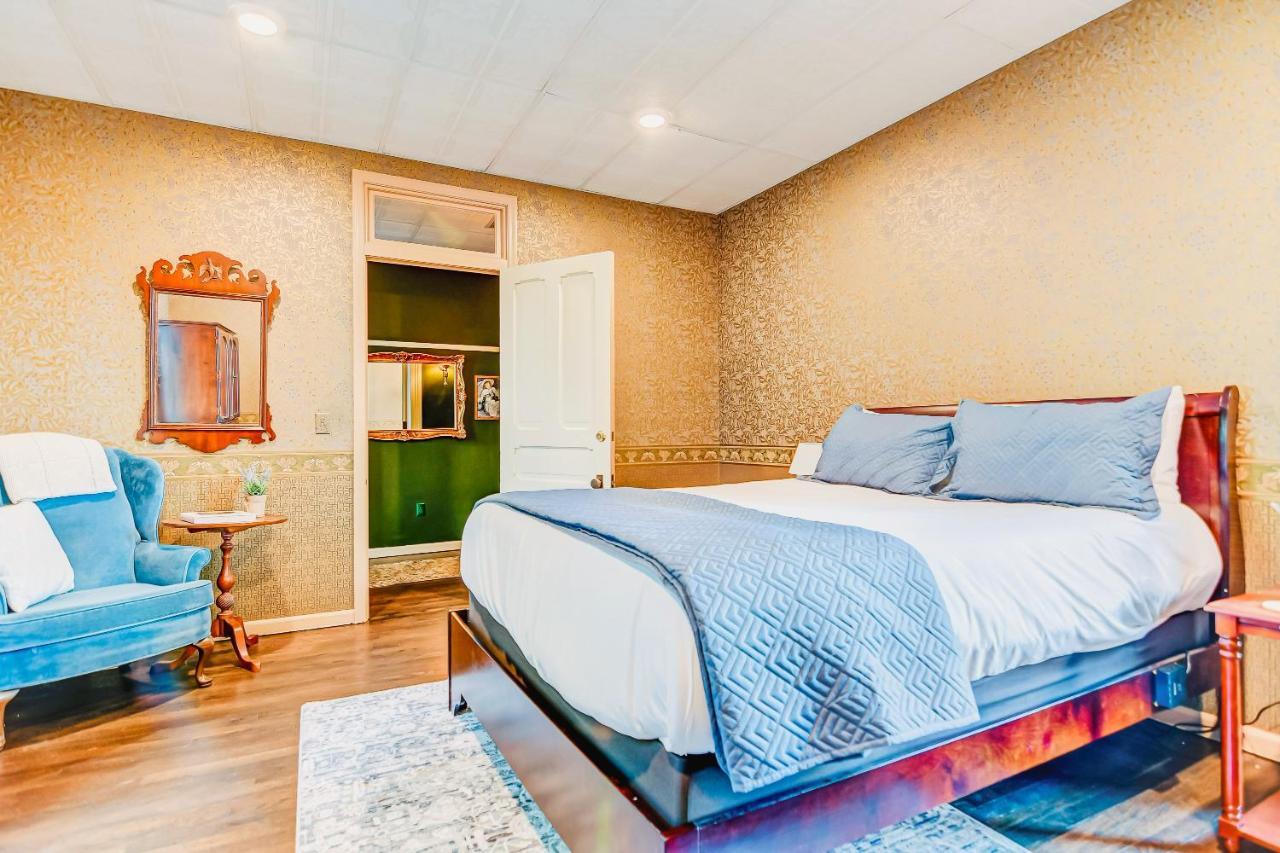 The Bressmer Apartment