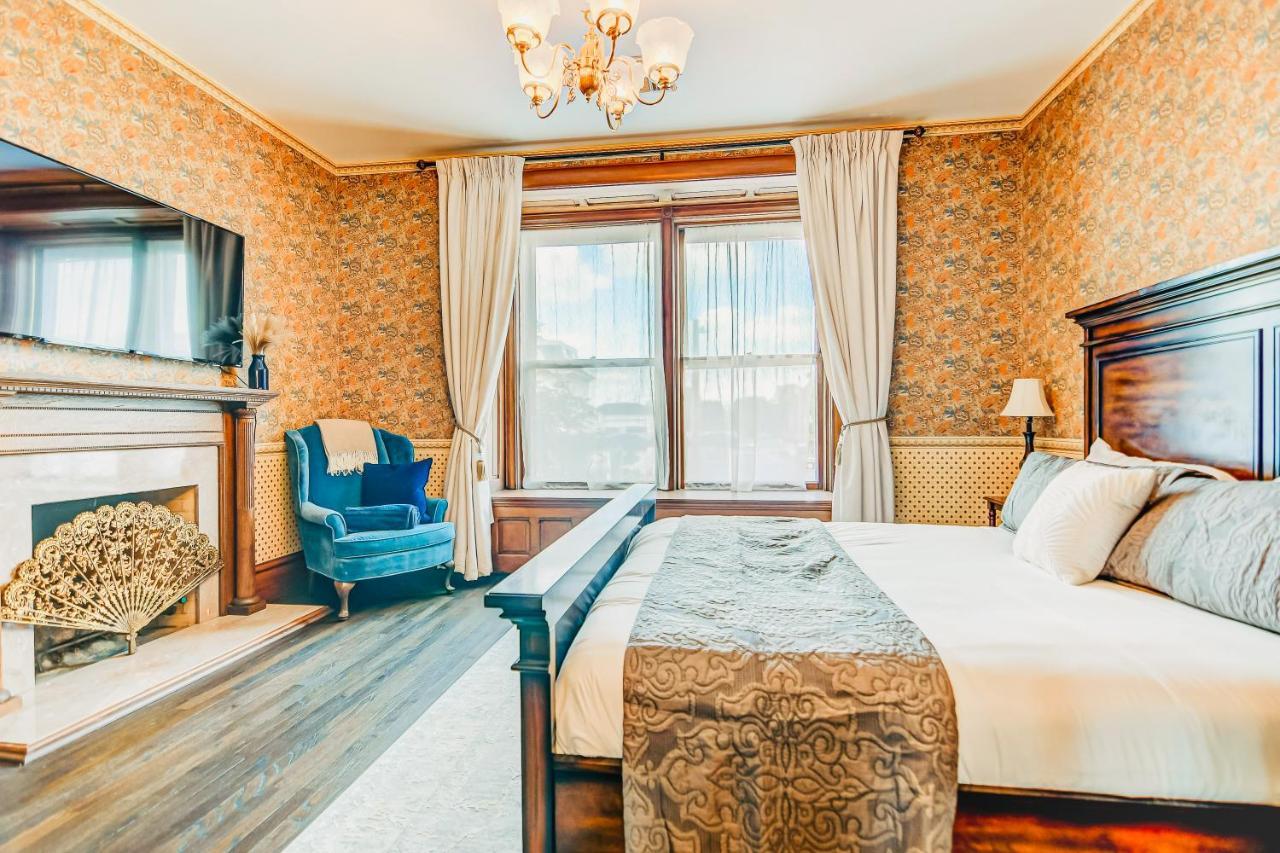 The Bressmer Apartment