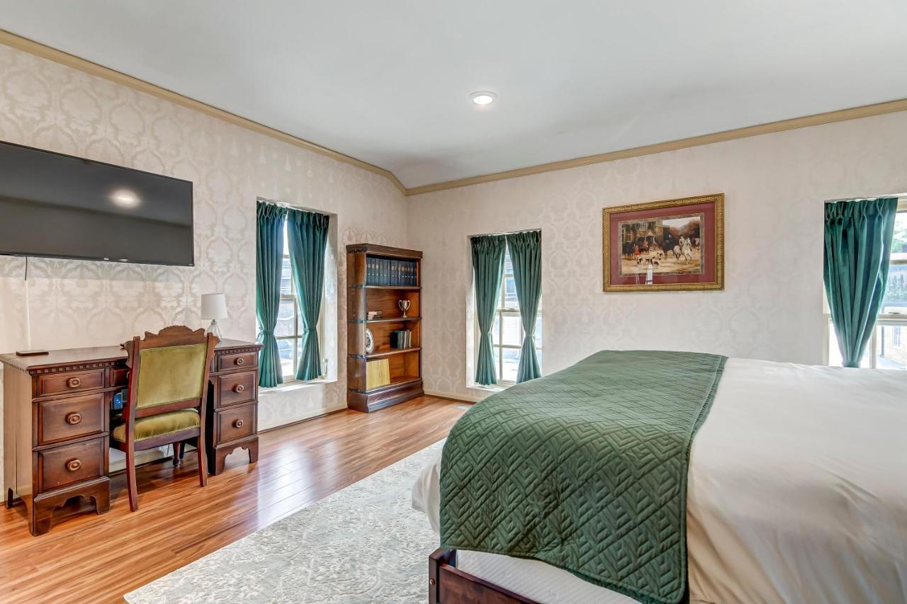 The Bressmer Apartment *